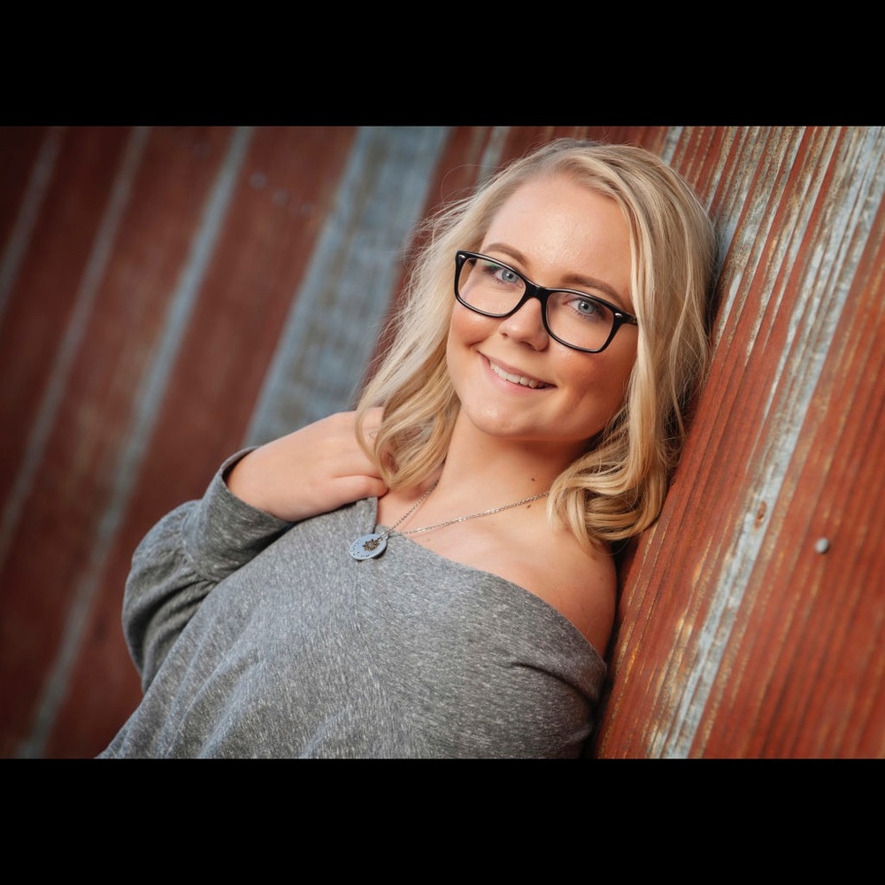 Meet your Posher, Kendra